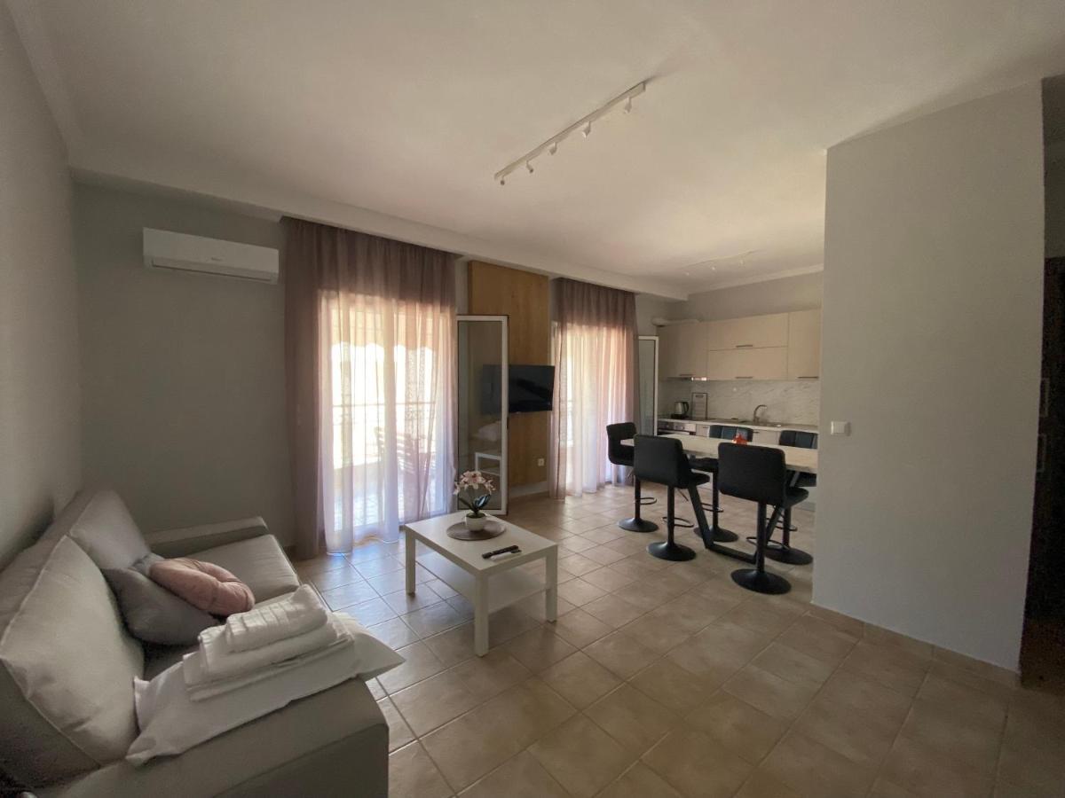 Hellen'S Apartments Ofrinion Ngoại thất bức ảnh